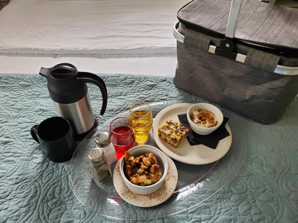 The Lakehouse Inn Geneva Екстер'єр фото