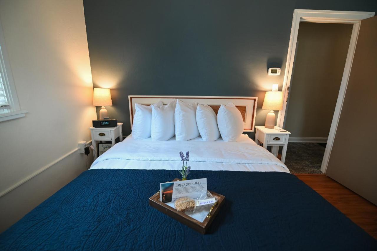 The Lakehouse Inn Geneva Екстер'єр фото