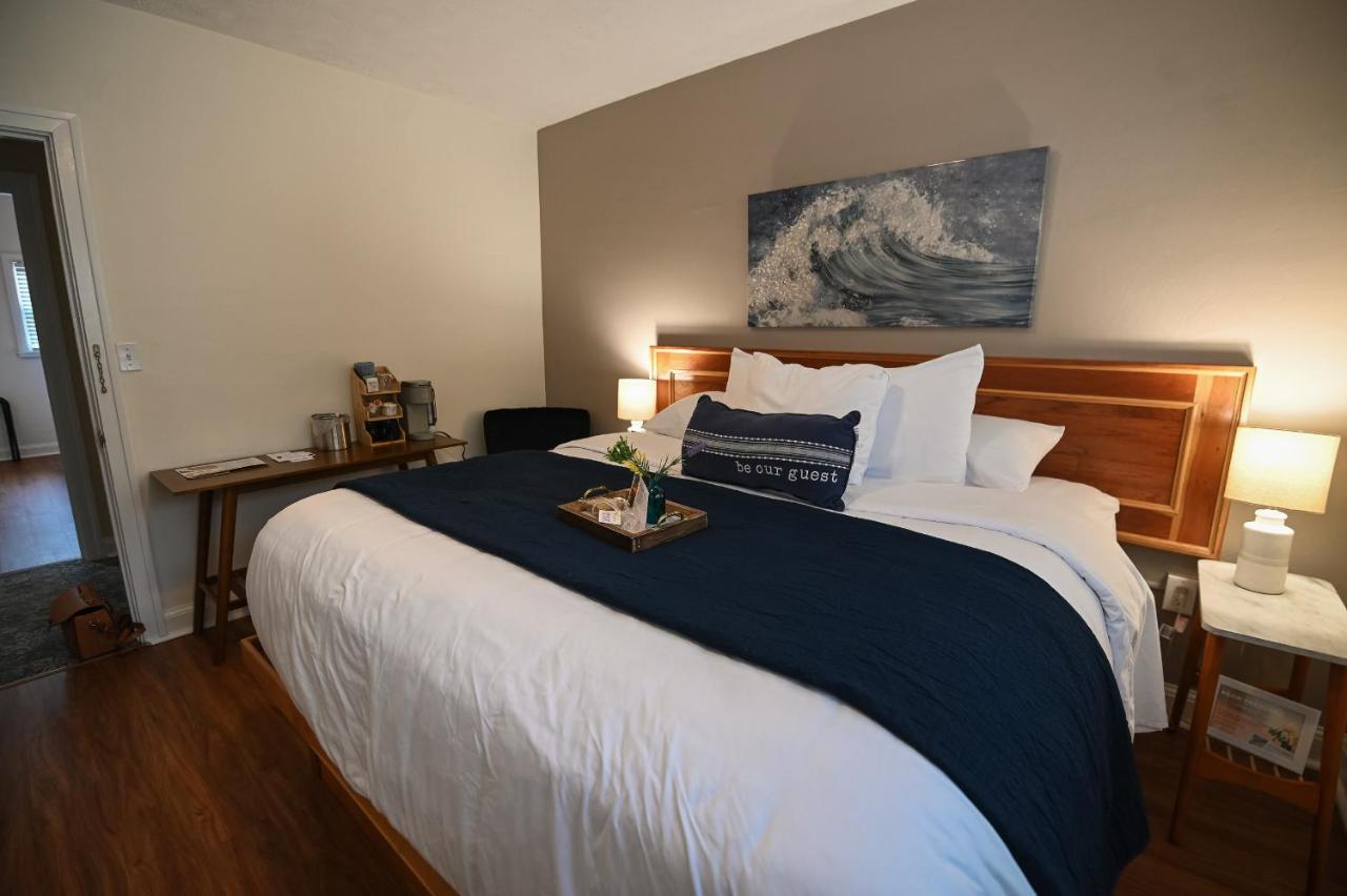 The Lakehouse Inn Geneva Екстер'єр фото